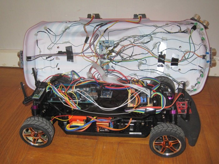 Студенты сделали самоуправляемый автомобиль на Arduino-Android - 2