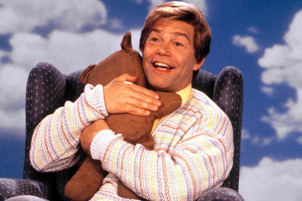 Apple Music заполучила влиятельного врага: трижды лауреата «Эмми», автора Saturday Night Live и сенатора от Минессоты - 1 Эл Франкен — писатель, комик (Saturday Night Live, трижды лауреат «Эмми»), радиоведущий, а с конца нулевых годов ещё и американский сенатор от Миннесоты