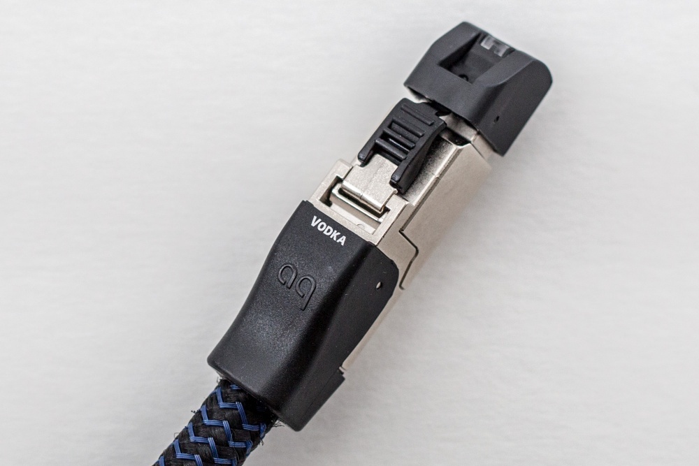 Журналисты ресурса Ars Technica разобрались, что внутри у дорогого аудиофильского ethernet-кабеля - 6 Журналисты ресурса Ars Technica разобрались, что внутри у дорогого аудиофильского ethernet-кабеля - 6