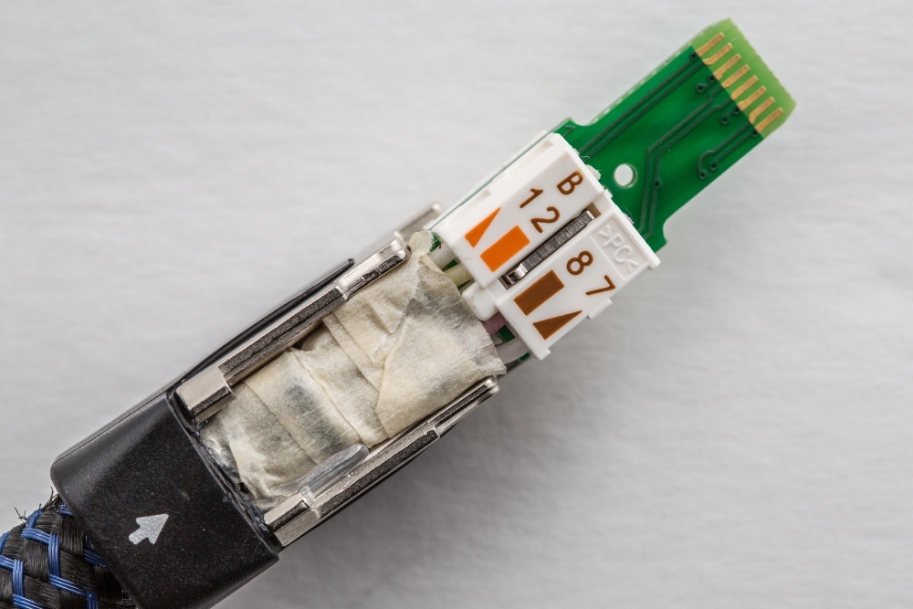 Журналисты ресурса Ars Technica разобрались, что внутри у дорогого аудиофильского ethernet-кабеля - 8 Журналисты ресурса Ars Technica разобрались, что внутри у дорогого аудиофильского ethernet-кабеля - 8