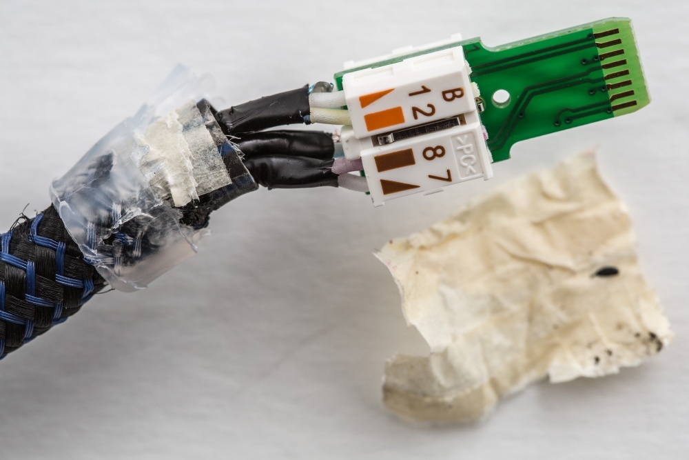 Журналисты ресурса Ars Technica разобрались, что внутри у дорогого аудиофильского ethernet-кабеля - 9 Журналисты ресурса Ars Technica разобрались, что внутри у дорогого аудиофильского ethernet-кабеля - 9