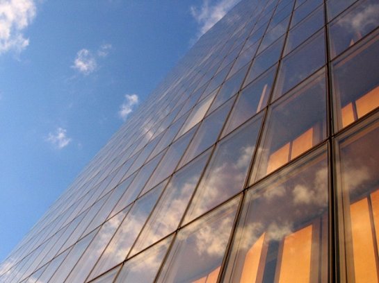 Скоро поступят в продажу уникальные пленки, действующие по принципу солнечных батарей - 1 1