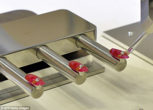 Роботы и 3D-принтеры на смену маникюрщицам - 3 image