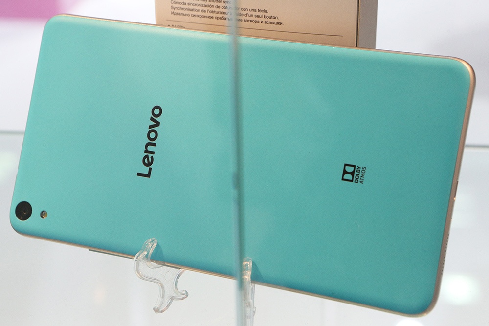 PHAB Plus на IFA 2015: первый взгляд на первый фаблет Lenovo - 16 PHAB Plus на IFA 2015: первый взгляд на первый фаблет Lenovo - 16