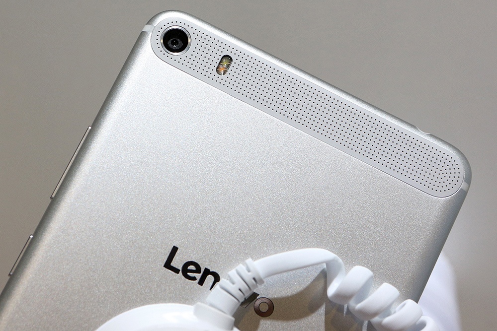 PHAB Plus на IFA 2015: первый взгляд на первый фаблет Lenovo - 5 PHAB Plus на IFA 2015: первый взгляд на первый фаблет Lenovo - 5