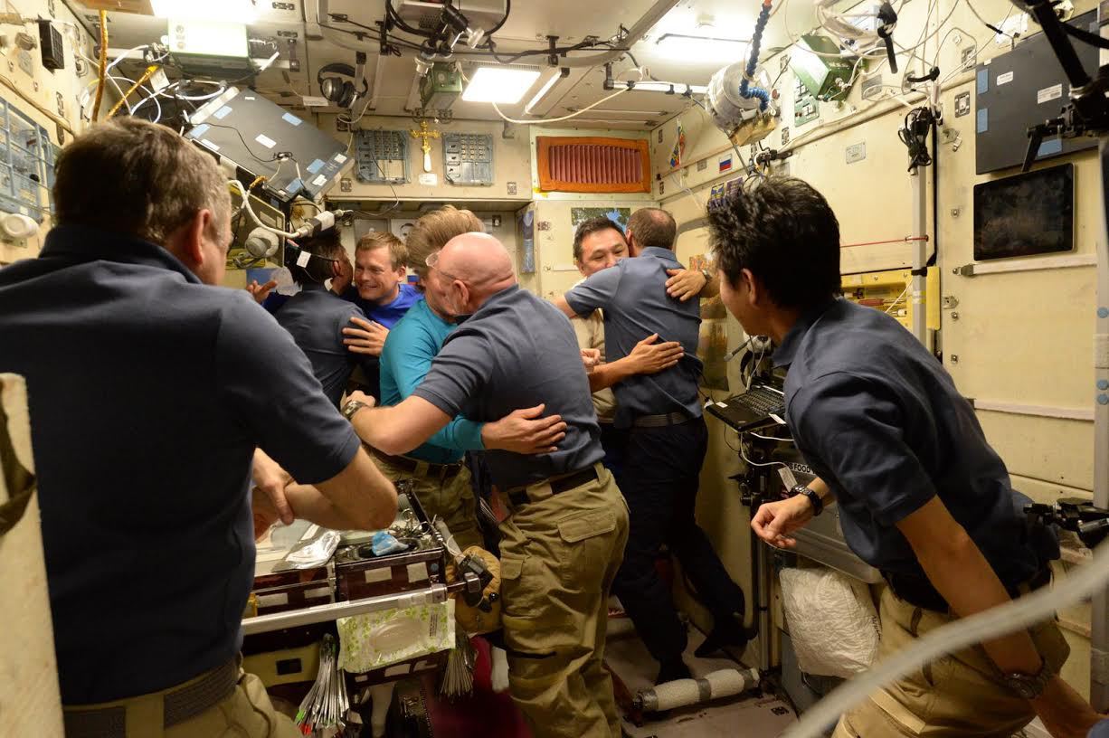 «Союз ТМА-16М» успешно вернул трёх членов экипажа МКС на Землю - 2