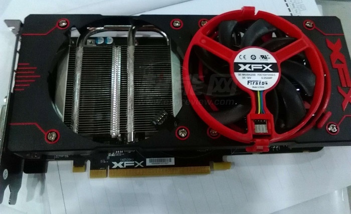 Карта AMD Radeon R9 380X все еще имеет шансы появиться на свет