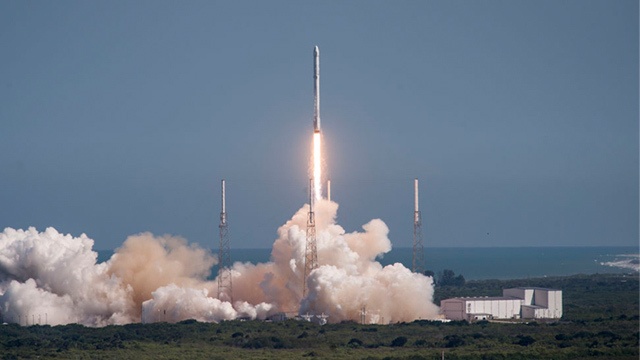 Маск запросил разрешение FCC на тестирование спутников - 1
