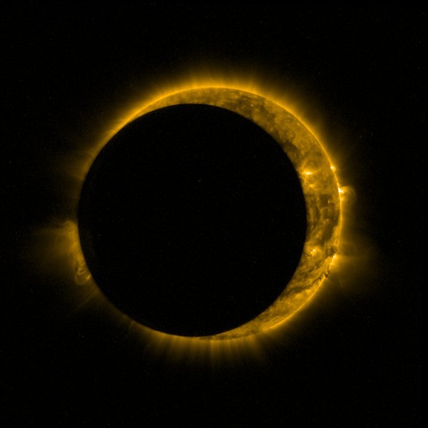 Опубликованы фото и видео солнечного затмения 13 сентября 2015 года со спутников - 1