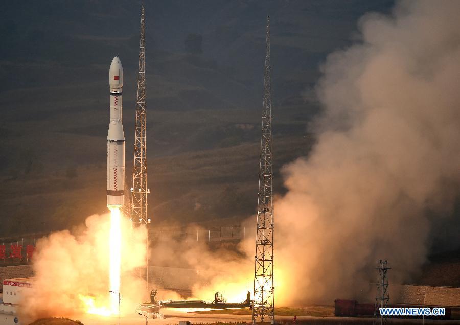 Китай успешно запустил ракету-носитель «Чанчжэн-6» - 1