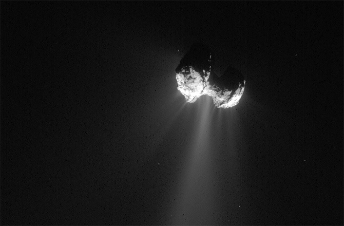 Комета Чурюмова-Герасименко — это две кометы, соединенные вместе - 1