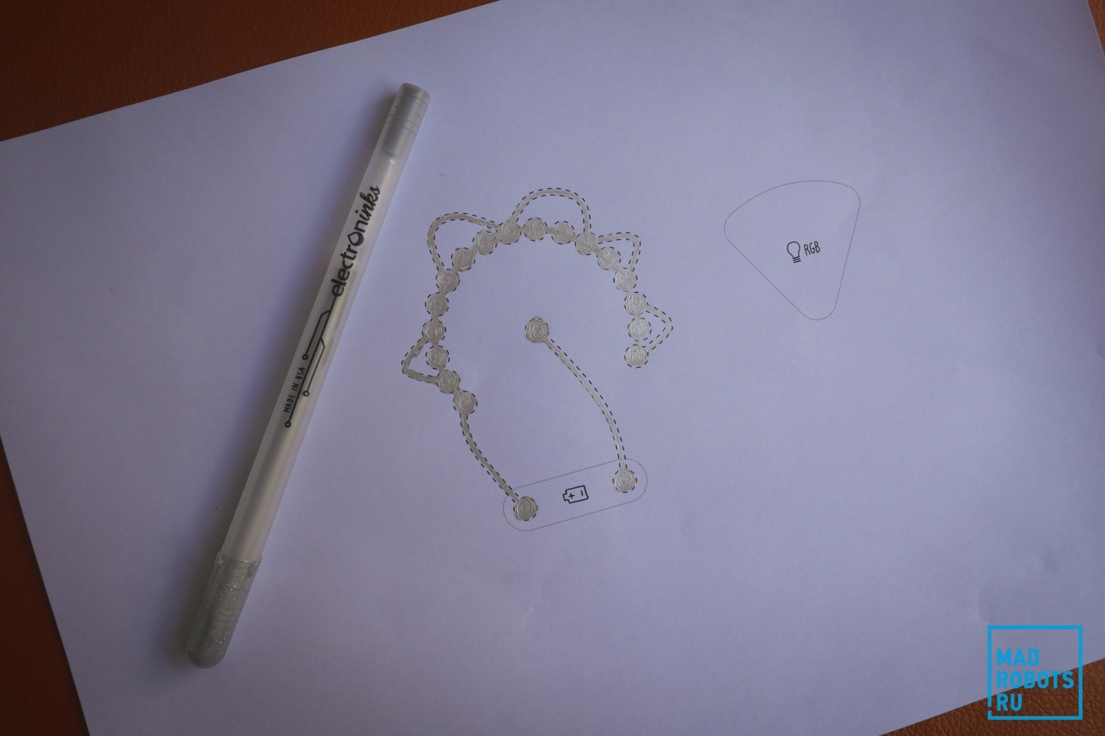 Обзор Circuit Scribe: рисуем электронные схемы без проводов и макетных плат - 18 Обзор Circuit Scribe: рисуем электронные схемы без проводов и макетных плат - 18