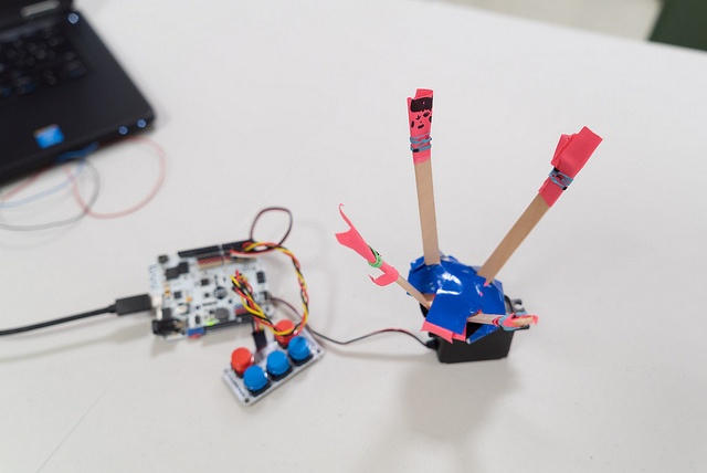 У вас нет робототехники? Тогда мы едем к вам - 23