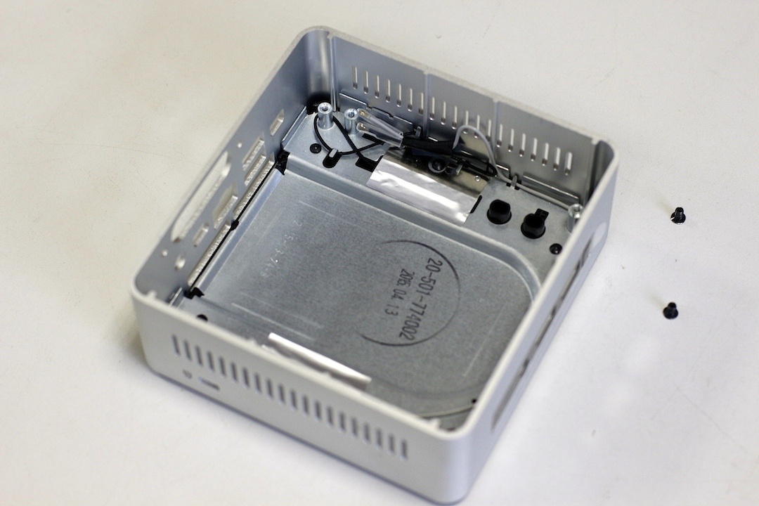 Что в коробке? Обзор новой версии мини-компьютера Intel NUC - 18 Что в коробке? Обзор новой версии мини-компьютера Intel NUC - 18