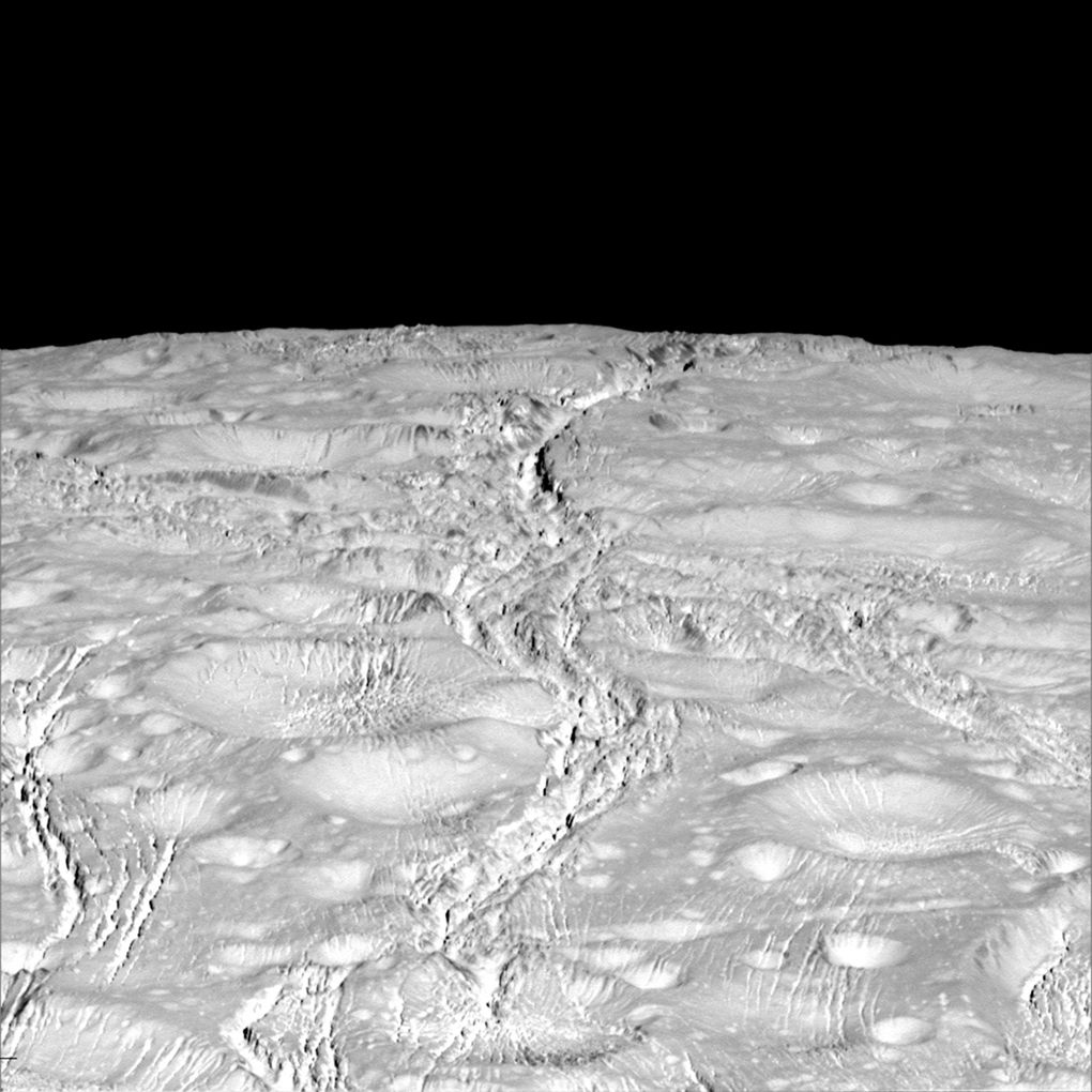 Cassini прислал фотографии Энцелада в хорошем разрешении - 2