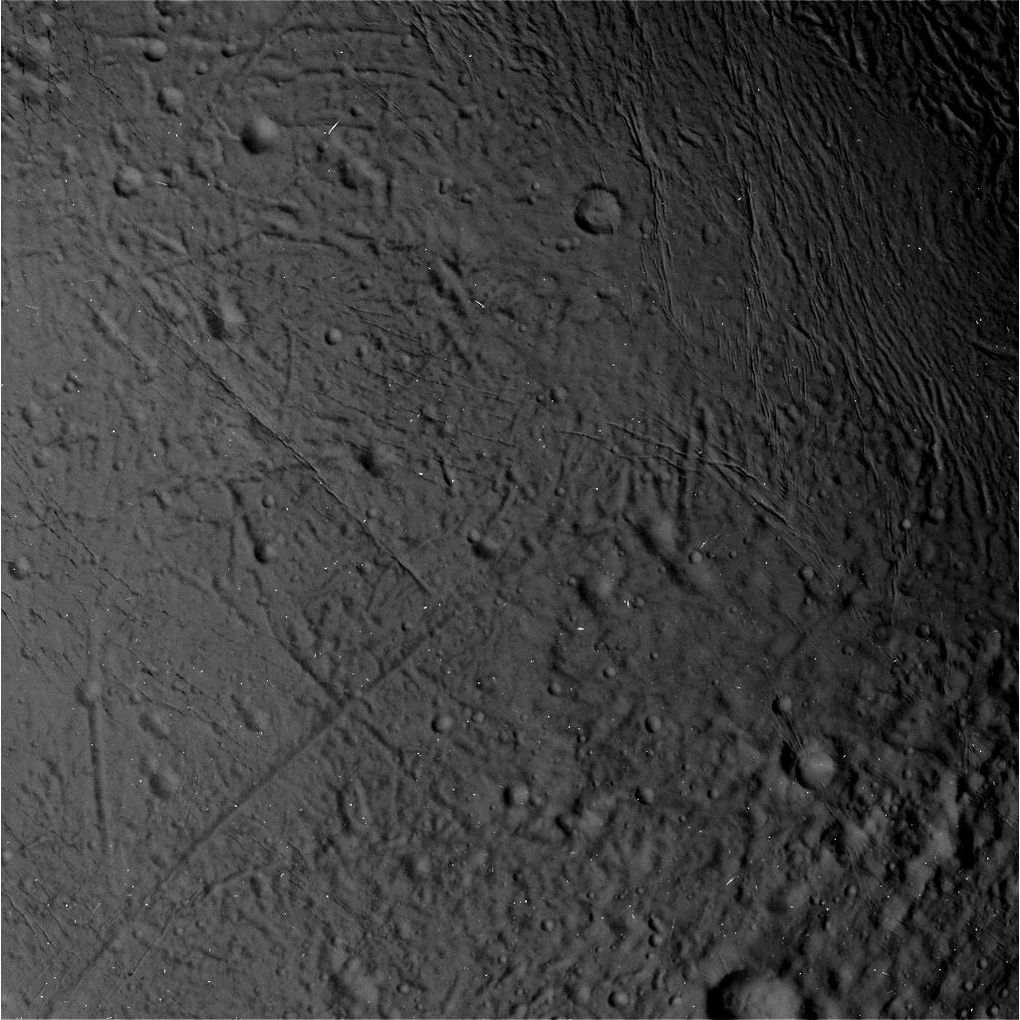 Cassini прислал фотографии Энцелада в хорошем разрешении - 6