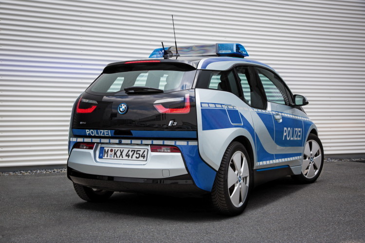 Первый шаг к переходу на электромобили в полиции Германии - 4