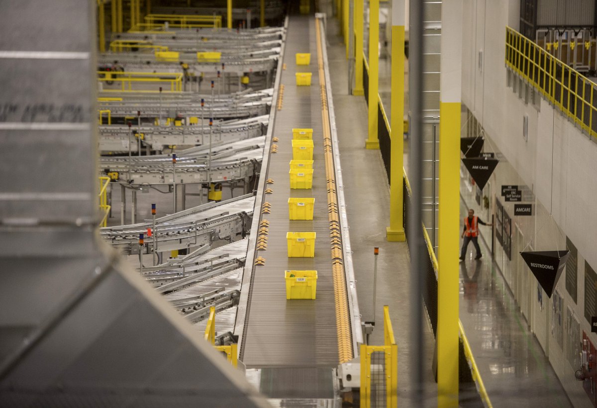 На складах Amazon теперь работает 30 тысяч роботов вместо 15 тысяч (+ фото со складов компании) - 16