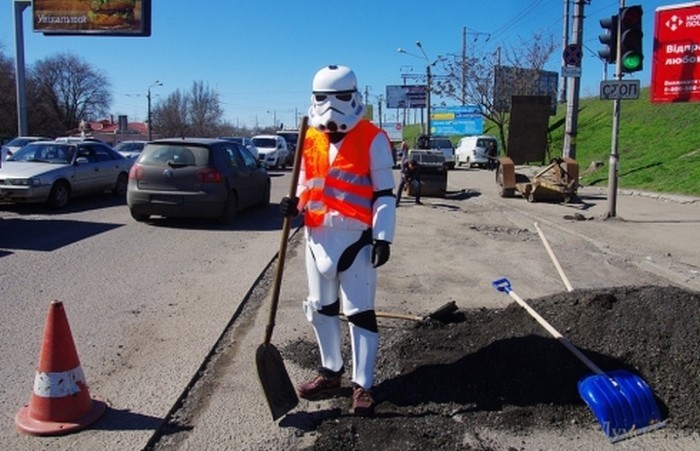 Чубакка задержан полицией Одессы во время агитации за Дарта Вейдера - 1