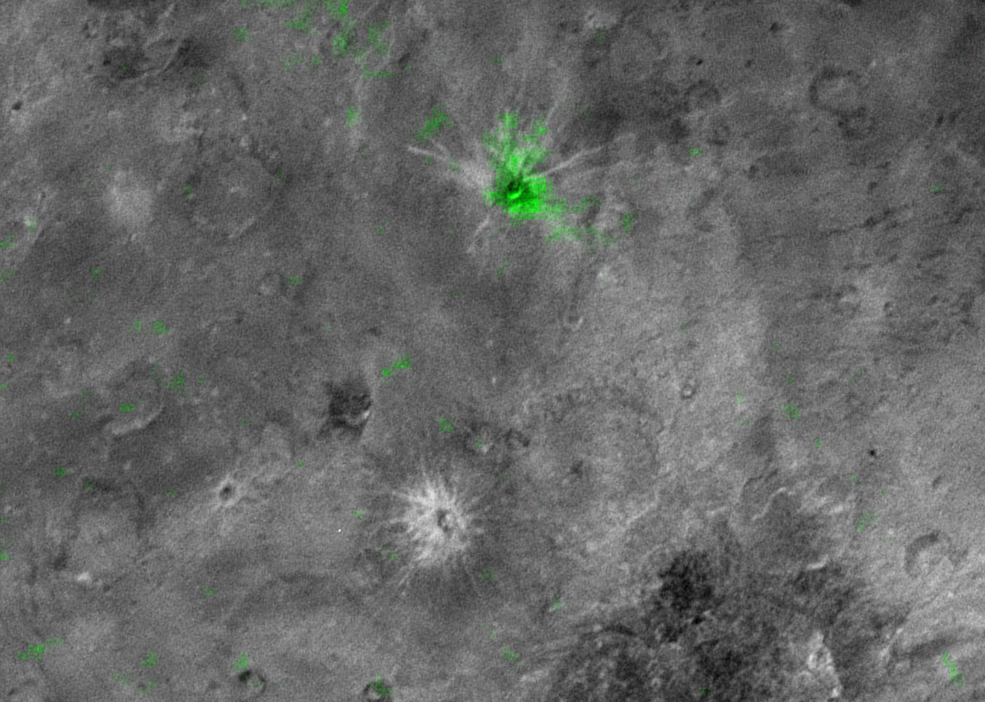 На Хароне обнаружен кратер с очень высоким содержанием аммиака - 1