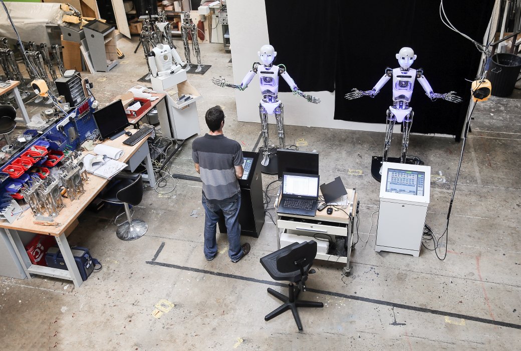 Робот ромео nao. Желтый робот. Abb robot used. Dyson robotic factory in singapore. Робот с искусственным интеллектом.