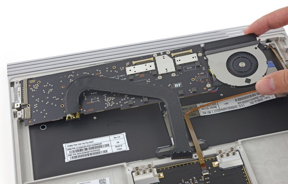 Ноутбук Microsoft Surface Book заработал у iFixit всего один балл 