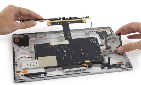 Ноутбук Microsoft Surface Book заработал у iFixit всего один балл 