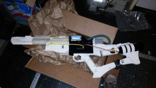 Американец в домашних условиях собрал рельсотрон (ВИДЕО) - 1 1