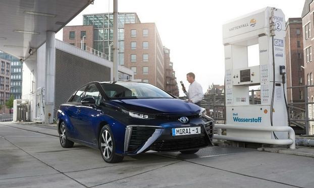 Toyota Mirai с водородным двигателем — «будущее» уже в Европе - 4 Toyota Mirai с водородным двигателем — «будущее» уже в Европе - 4