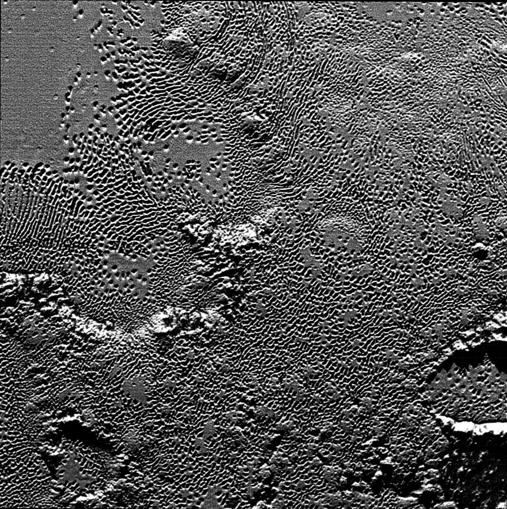 NASA выложило цветной снимок Плутона - 2