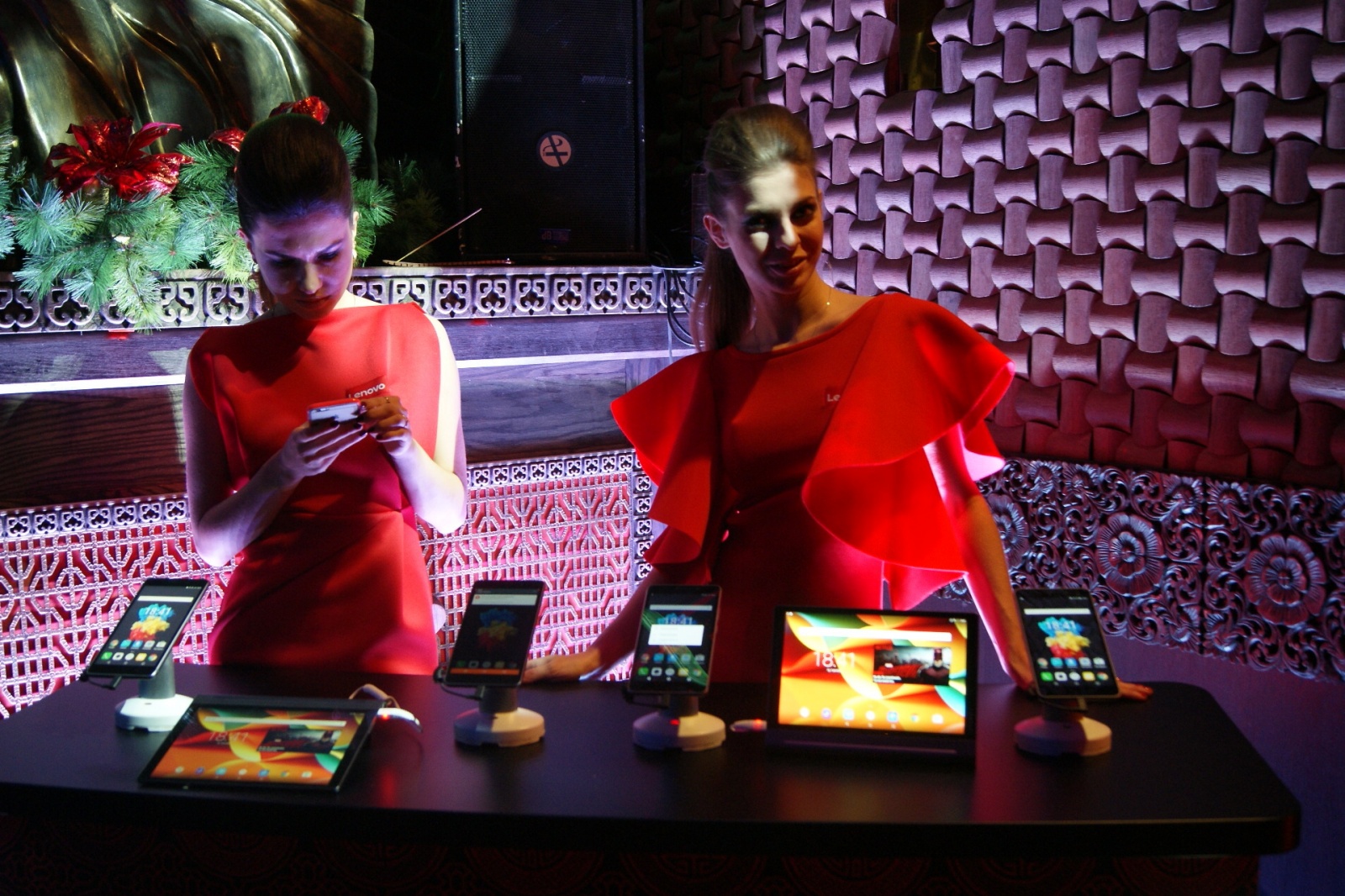 Lenovo представила Phab Plus и Yoga Tab 3 Pro в Москве - 13 image