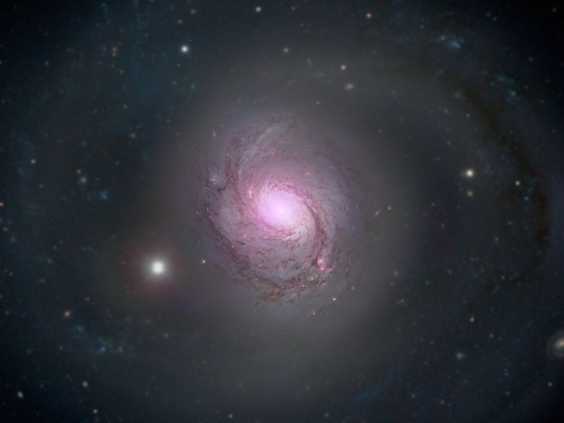 Комковатый «пончик» из газа и пыли вокруг сверхмассивной чёрной дыры - 3