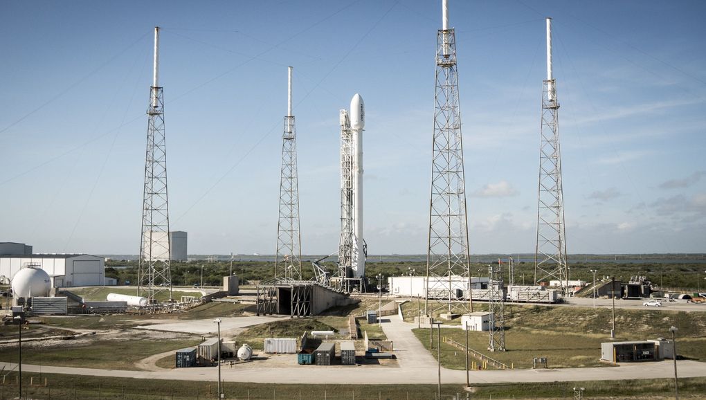 Компания SpaceX выложила hi-res фотографии взлета и приземления Falcon 9 - 2