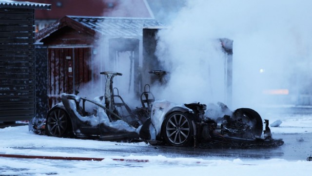 Tesla Model S Fire Norway