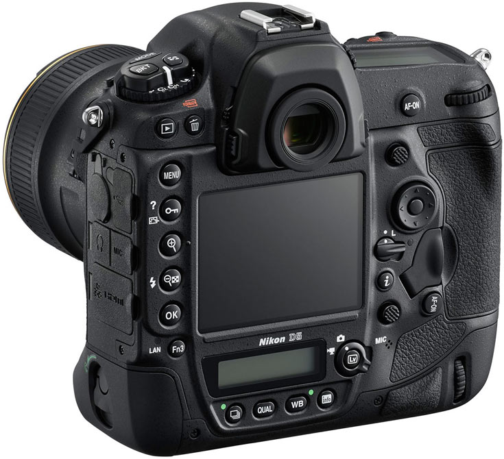 Камера Nikon D5 позволяет вести серийную съемку со скоростью до 14 к/с