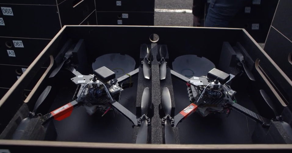 100 танцующих дронов установили новый и единственный в своем роде мировой рекорд: невероятное световое шоу - 7
