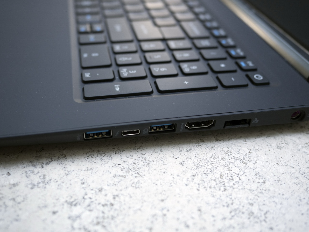 Acer на CES 2016: мониторы, планшеты, игровые ноутбуки и ультрамобильный трансформер - 22