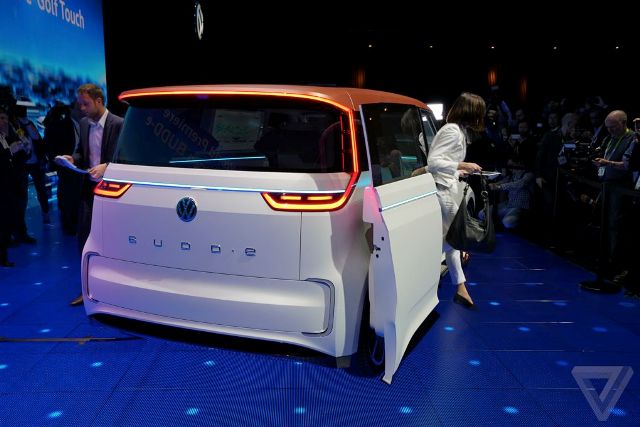 Volkswagen показал электро-бусик BUDD-e