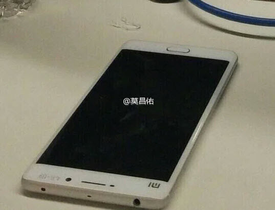 По слухам, одна из версий смартфона Xiaomi Mi5 получит изогнутый дисплей