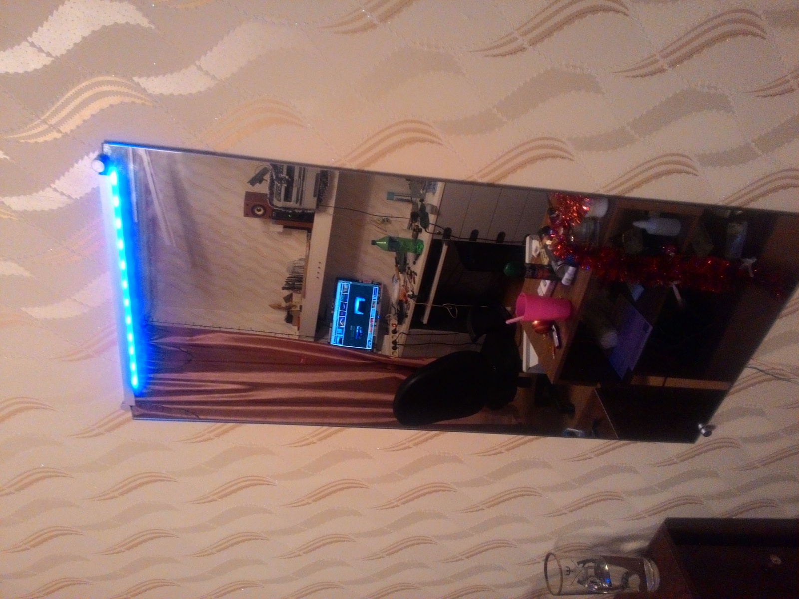 Ночник из зеркала и RGB LED Strip Light - 13