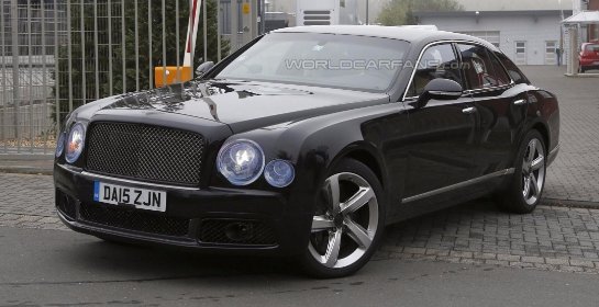 Bentley Mulsanne 2016 и длиннобазная версия замечены в движении (видео)