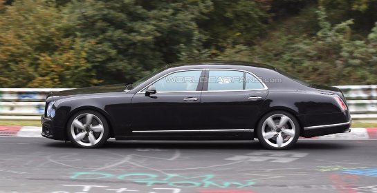 Bentley Mulsanne 2016 и длиннобазная версия замечены в движении (видео) Bentley Mulsanne 2016 и длиннобазная версия замечены в движении (видео)