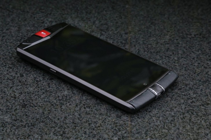 Новый смартфон Ulefone выглядит как бюджетное решение Vertu