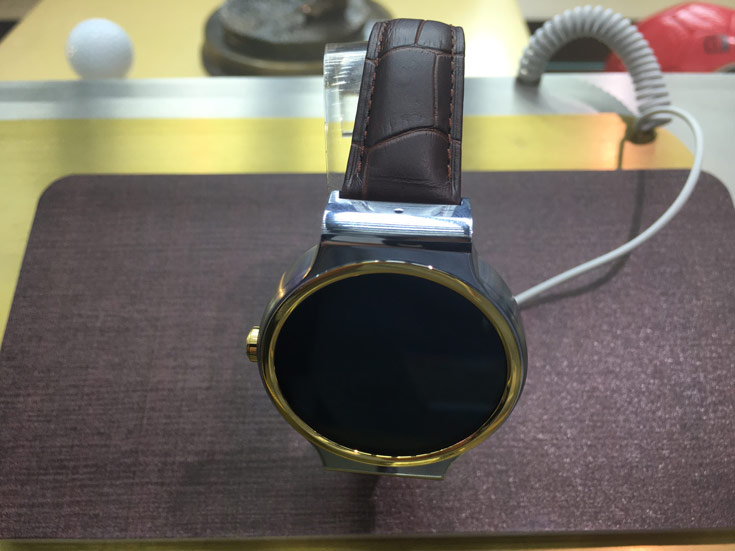 Цена ZTE Axon Watch — около 260 евро