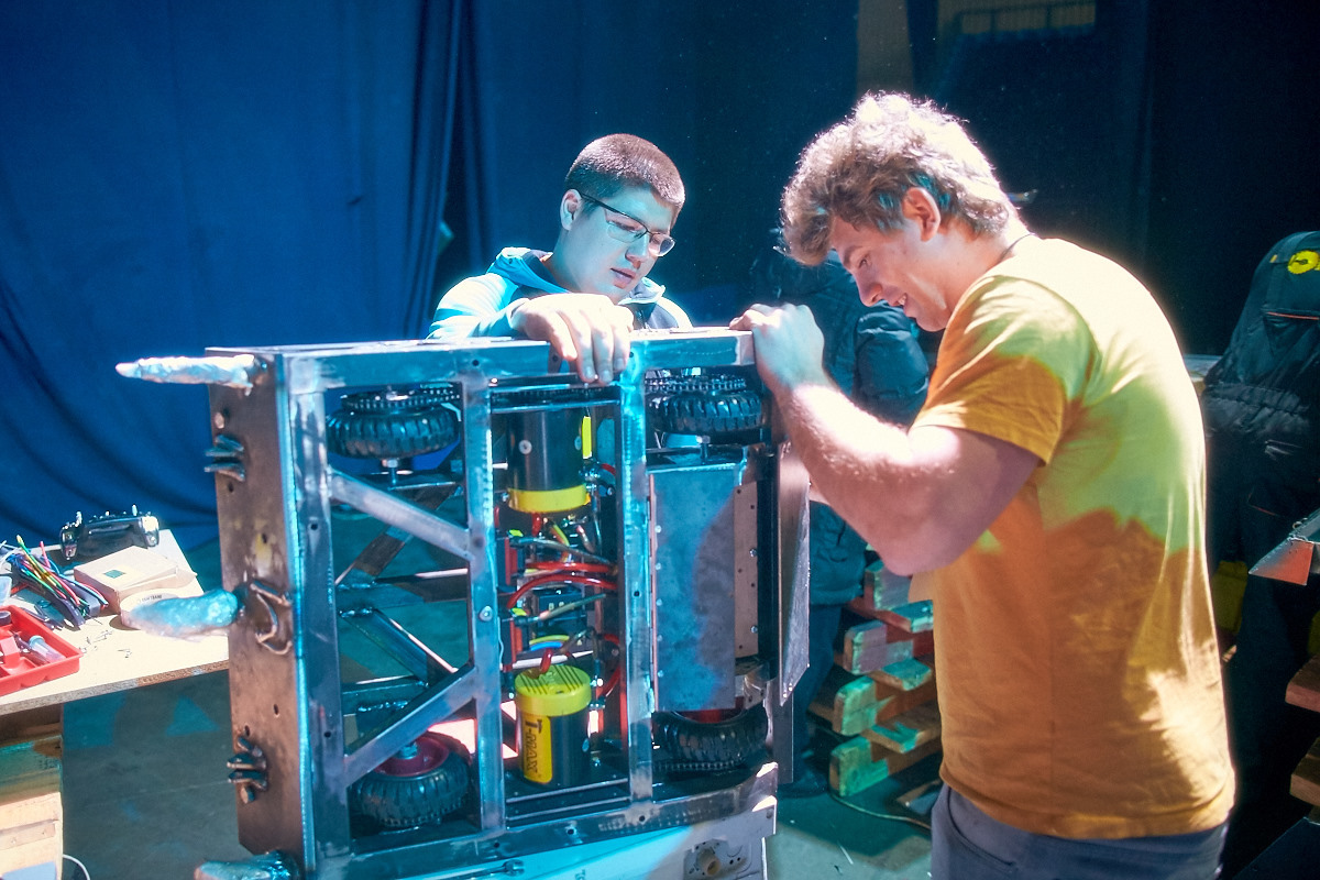 Фотоотчет с открытия боев роботов «Бронебот-2016» - 10 Фотоотчет с открытия боев роботов «Бронебот-2016» - 10