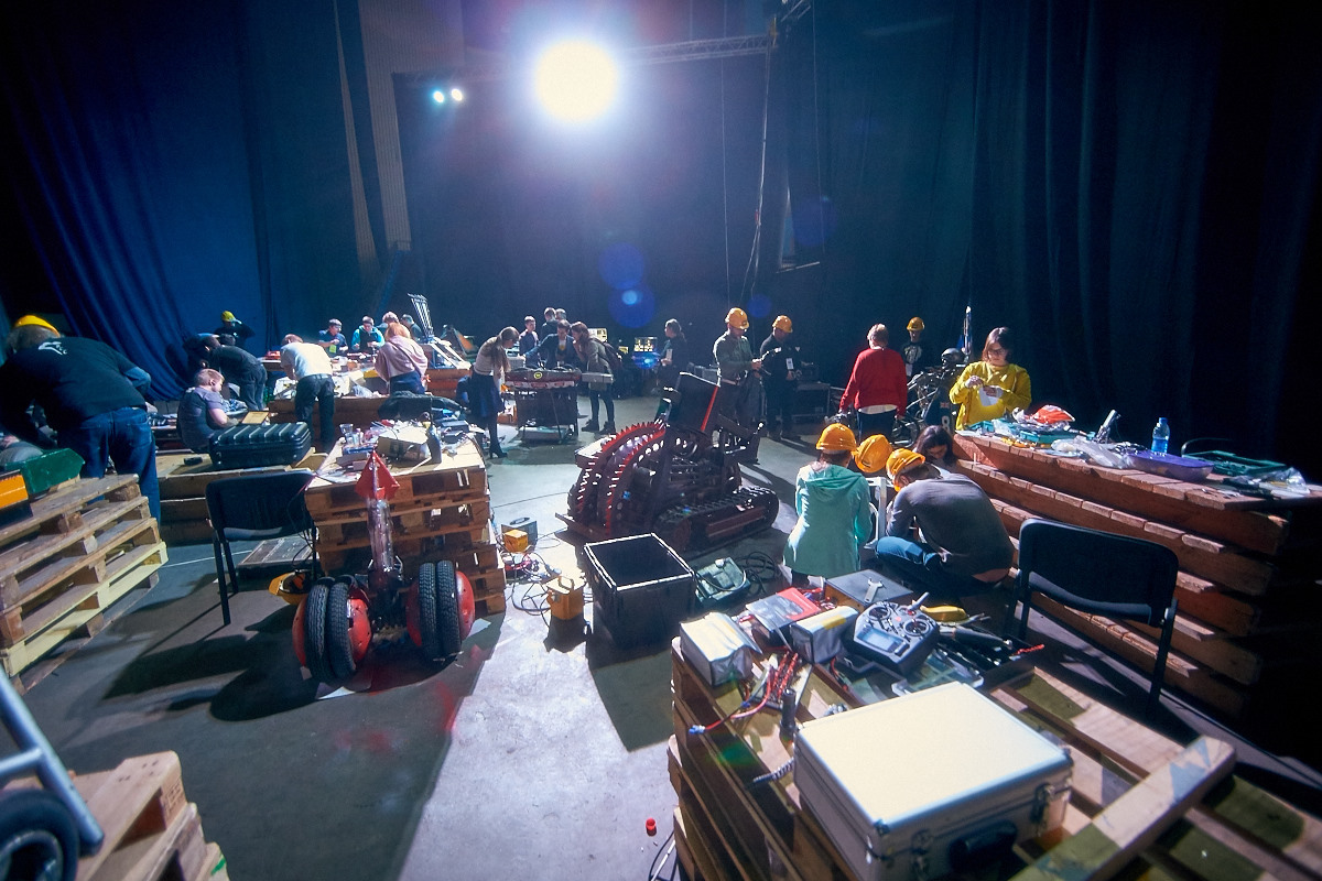 Фотоотчет с открытия боев роботов «Бронебот-2016» - 12 Фотоотчет с открытия боев роботов «Бронебот-2016» - 12