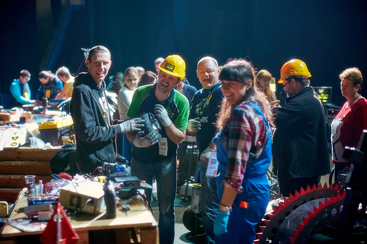 Фотоотчет с открытия боев роботов «Бронебот-2016» - 13 Фотоотчет с открытия боев роботов «Бронебот-2016» - 13