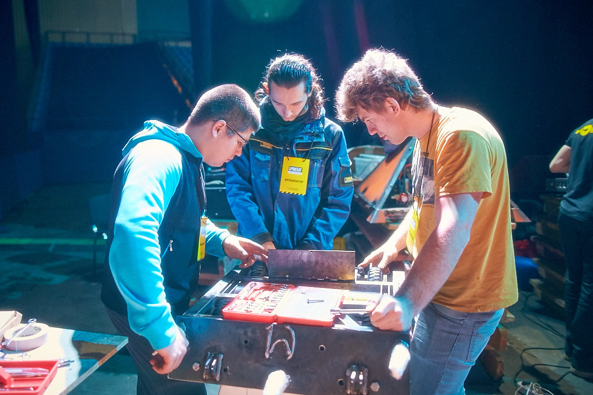 Фотоотчет с открытия боев роботов «Бронебот-2016» - 17 Фотоотчет с открытия боев роботов «Бронебот-2016» - 17