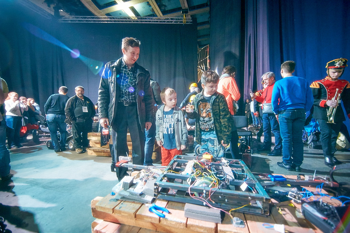 Фотоотчет с открытия боев роботов «Бронебот-2016» - 25 Фотоотчет с открытия боев роботов «Бронебот-2016» - 25