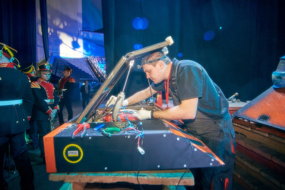 Фотоотчет с открытия боев роботов «Бронебот-2016» - 28 Фотоотчет с открытия боев роботов «Бронебот-2016» - 28